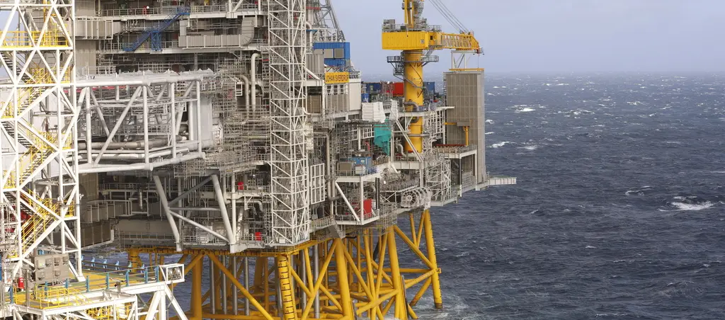 - Johan Sverdrup-feltet har rekordlave utslipp av klimagasser både i norsk og internasjonal målestokk, og det er tatt fremtidsrettede valg om digitale løsninger som vi ser fram til å benytte også andre steder på norsk sokkel, sier administrerende direktør i Petoro Grethe Moen. Foto: Arne Reidar Mortensen, Equinor